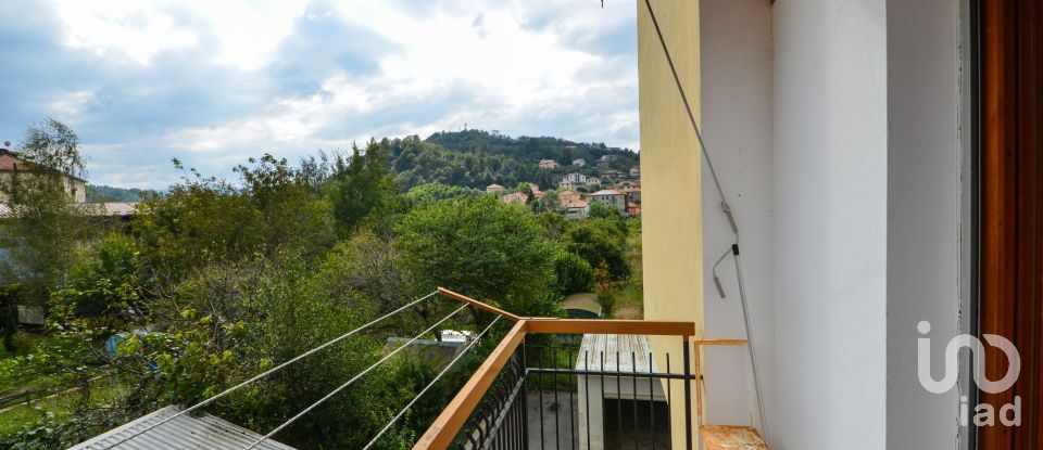 Appartamento 7 locali di 170 m² a Cengio (17056)