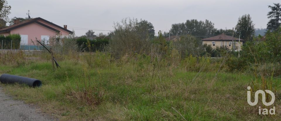 Land of 700 m² in Asti (14020)