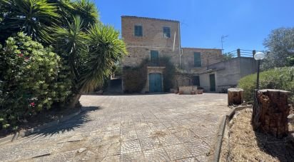 House 7 rooms of 310 m² in Caltanissetta (93100)