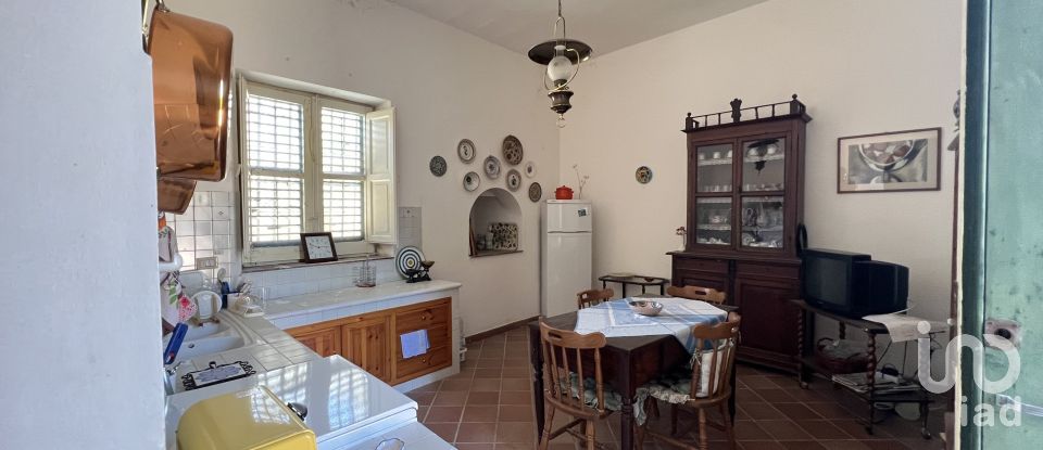 House 7 rooms of 310 m² in Caltanissetta (93100)