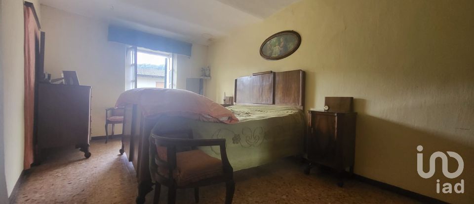 Casa indipendente 8 locali di 174 m² in Camino (15020)