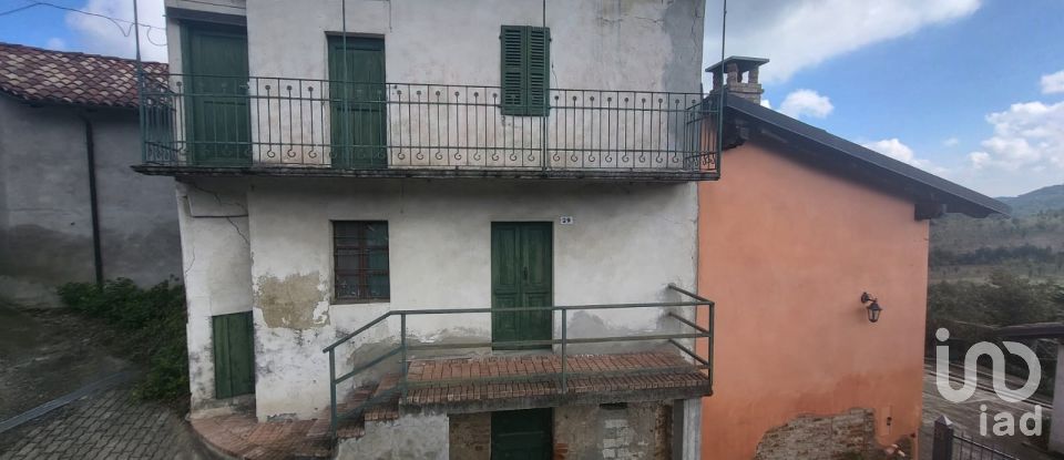 Casa indipendente 8 locali di 174 m² in Camino (15020)