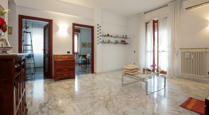 Apartment 6 rooms of 110 m² in Genova (16154)