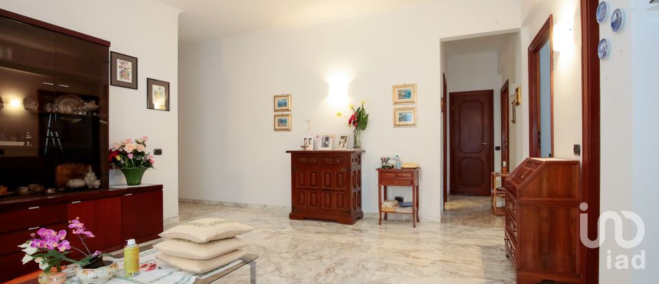 Appartamento 6 locali di 110 m² a Genova (16154)