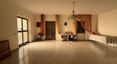 Casa indipendente 7 locali di 130 m² in - (87030)