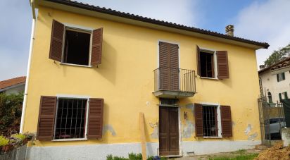 Village house 6 rooms of 136 m² in Cortiglione (14040)