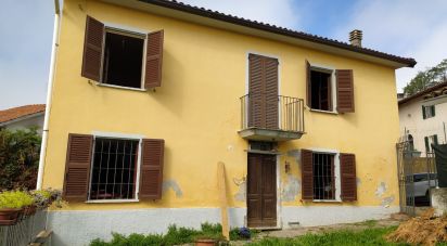 Village house 6 rooms of 136 m² in Cortiglione (14040)