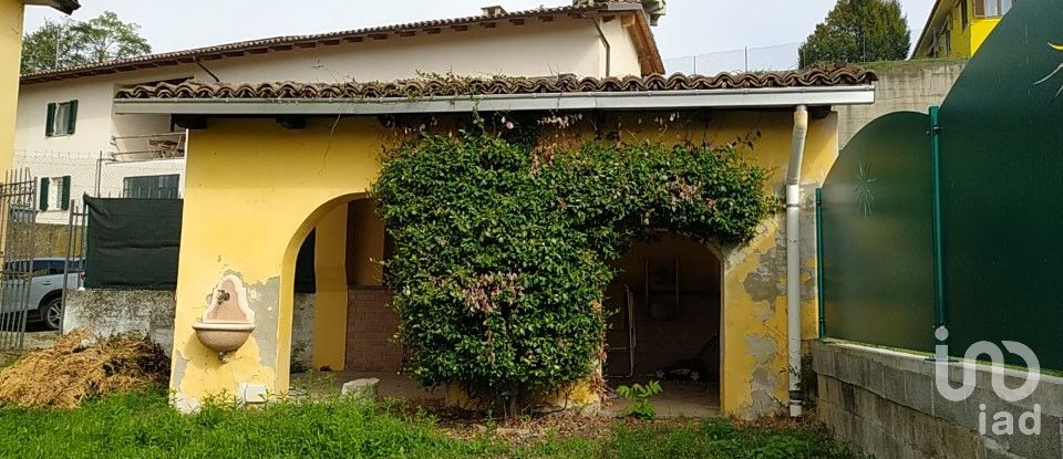 Village house 6 rooms of 136 m² in Cortiglione (14040)