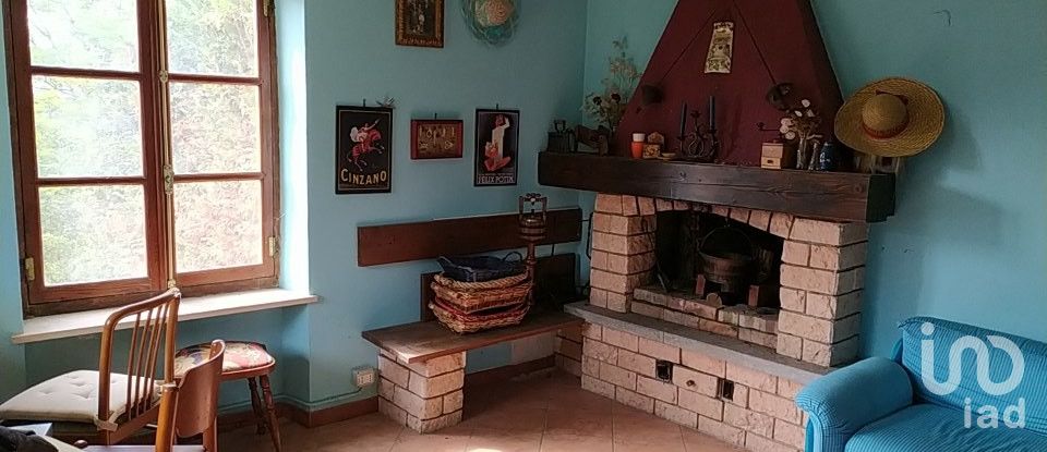 Village house 6 rooms of 136 m² in Cortiglione (14040)