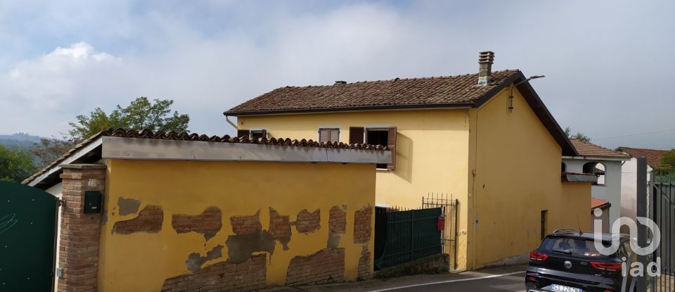 Village house 6 rooms of 136 m² in Cortiglione (14040)