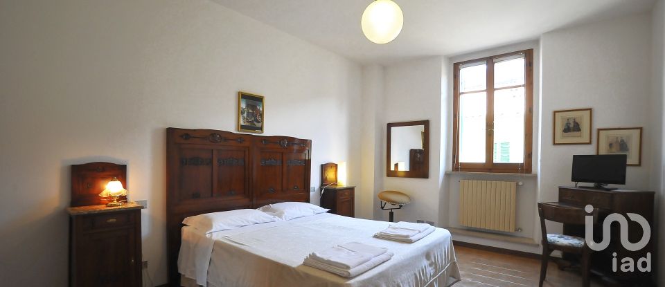 Hotel 3* of 700 m² in Sansepolcro (52037)