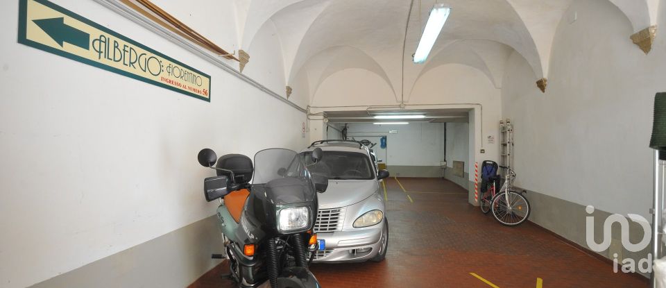 Hotel 3* of 700 m² in Sansepolcro (52037)