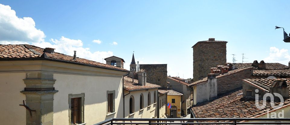 Hotel 3* of 700 m² in Sansepolcro (52037)