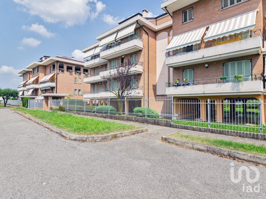 Appartamento 8 locali di 160 m² a Cesano Maderno (20811)