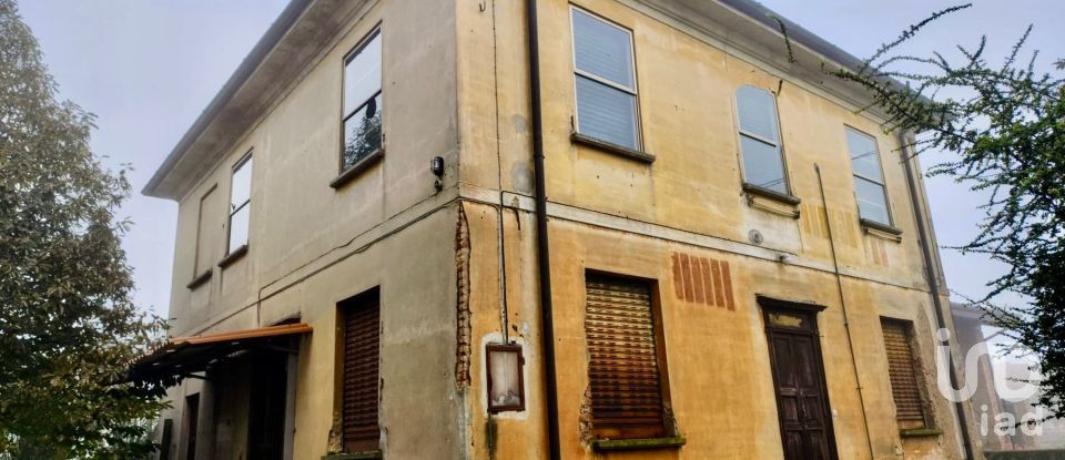 Casa indipendente 10 locali di 201 m² in Giussago (27010)