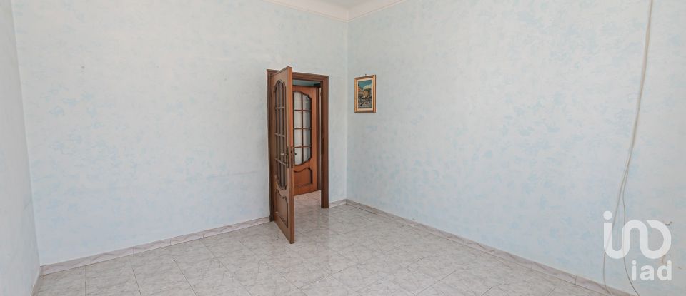 Apartment 5 rooms of 77 m² in Genova (16154)