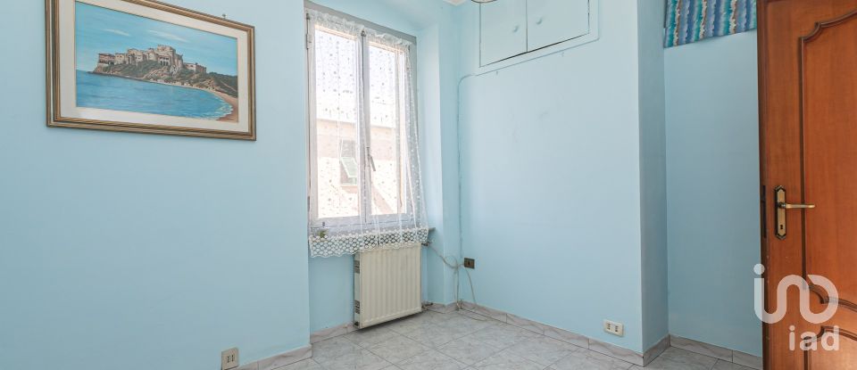 Apartment 5 rooms of 77 m² in Genova (16154)