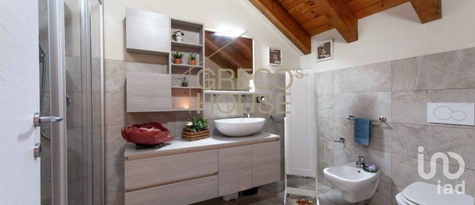 Three-room apartment of 85 m² in Gallarate (21013)