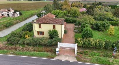 House 6 rooms of 254 m² in Ostellato (44020)