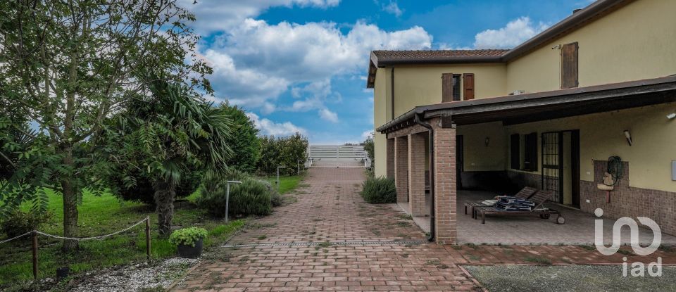 Casa 6 locali di 254 m² in Ostellato (44020)