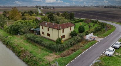 House 6 rooms of 254 m² in Ostellato (44020)