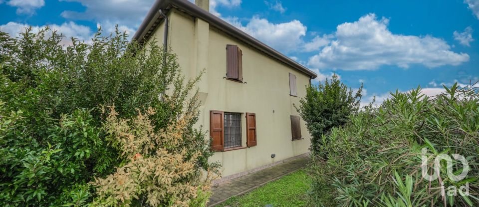 Casa 6 locali di 254 m² in Ostellato (44020)