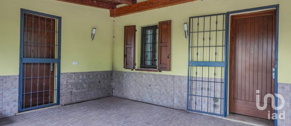 Casa 6 locali di 254 m² in Ostellato (44020)