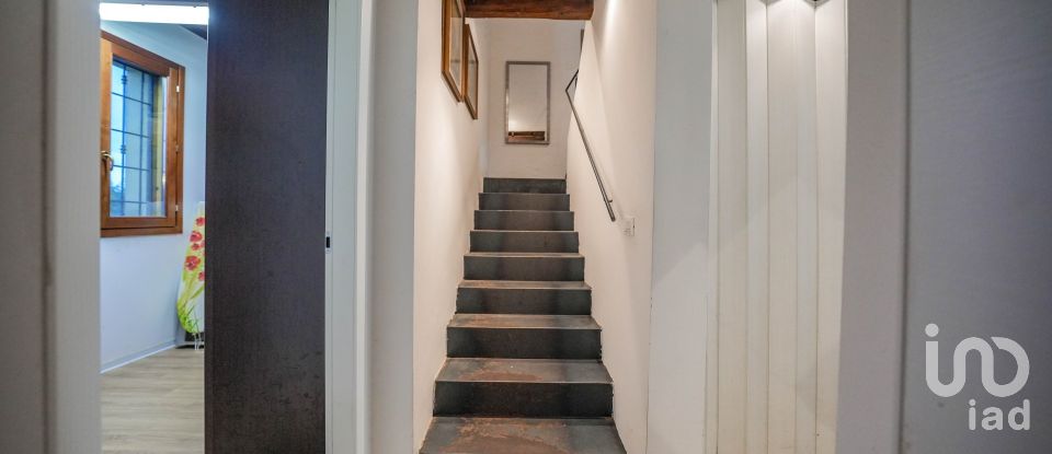 Casa 6 locali di 254 m² in Ostellato (44020)