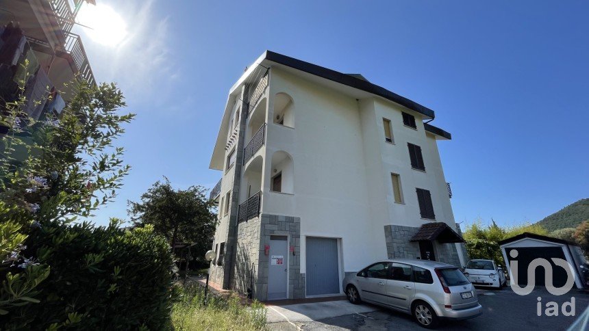 Three-room apartment of 70 m² in Borghetto Santo Spirito (17052)