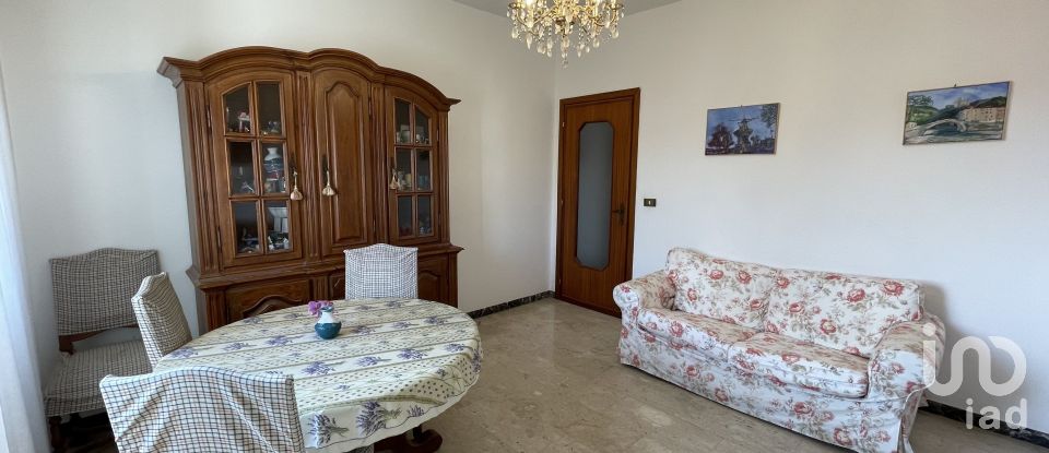 Three-room apartment of 70 m² in Borghetto Santo Spirito (17052)