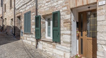 Town house 8 rooms of 146 m² in Serra Sant'Abbondio (61040)