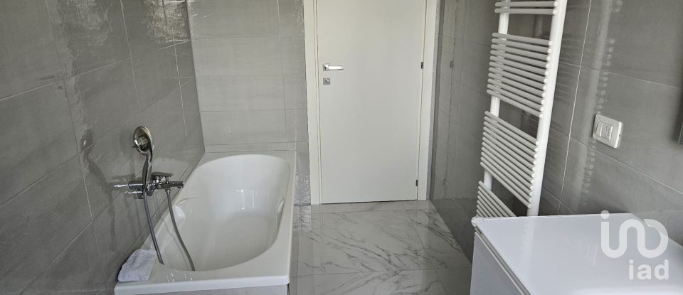 Three-room apartment of 175 m² in Roseto degli Abruzzi (64026)