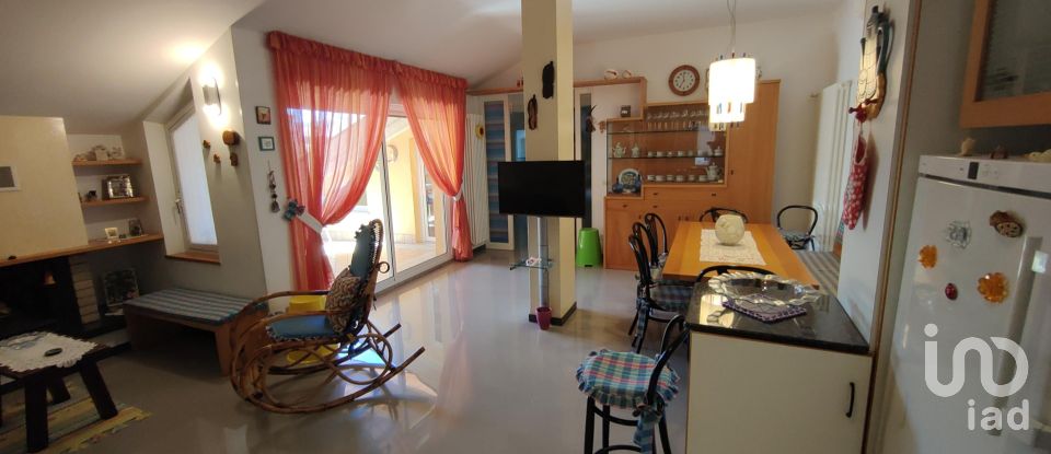 Duplex 4 locali di 230 m² a Grottammare (63066)