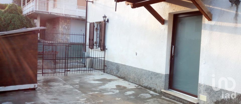 Casa di paese 7 locali di 120 m² in Murialdo (17013)