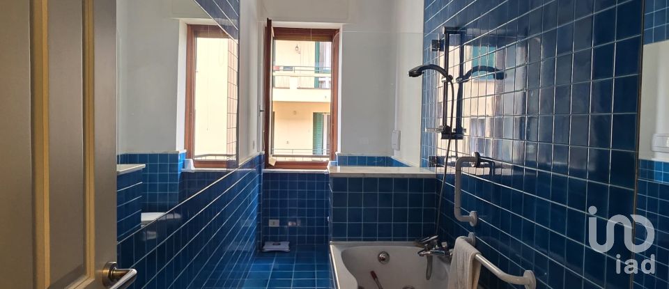 Appartamento 5 locali di 90 m² a Genova (16127)