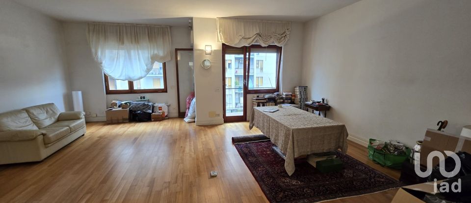 Appartamento 5 locali di 90 m² a Genova (16127)