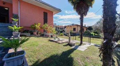 Villa Bifamiliare 5 locali di 274 m² in Varallo Pombia (28040)