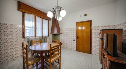 Casa indipendente 4 locali di 602 m² in Copparo (44034)