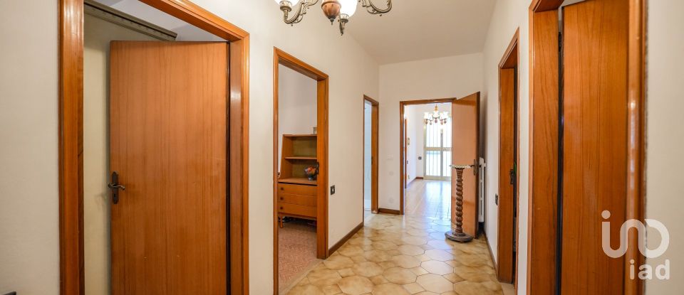 Town house 4 rooms of 602 m² in Copparo (44034)