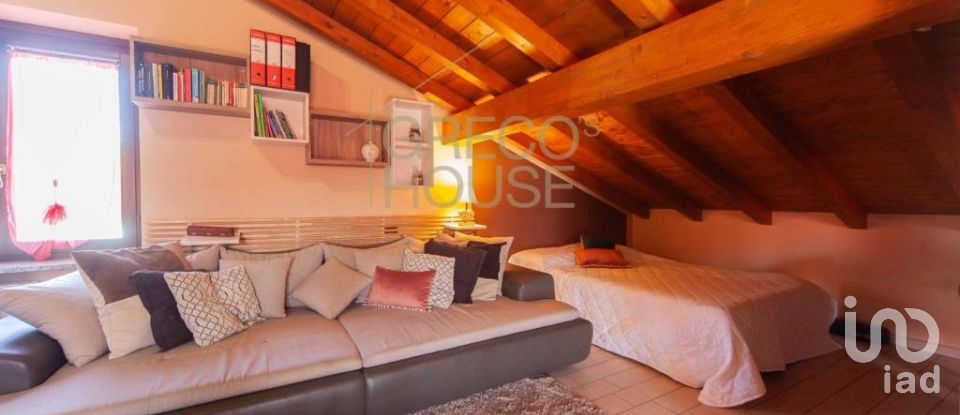 Villa 3 locali di 185 m² in Varallo Pombia (28040)