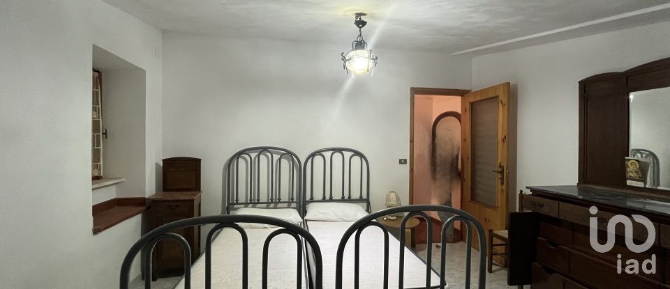 Casa di paese 4 locali di 54 m² in - (87030)