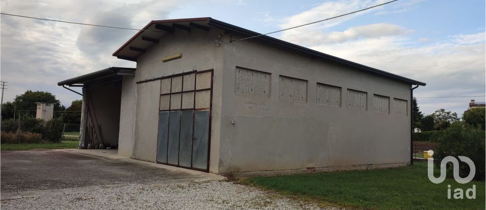 Terreno agricolo di 102.869 m² in Montegalda (36047)