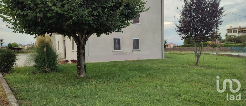 Terreno agricolo di 102.869 m² in Montegalda (36047)