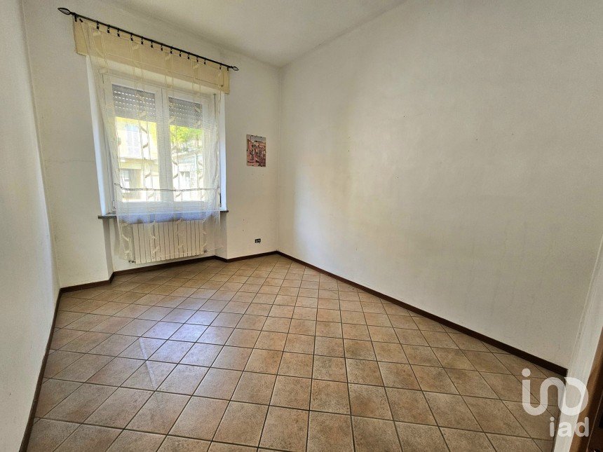 Building 4 rooms of 72 m² in Casale Monferrato (15033)