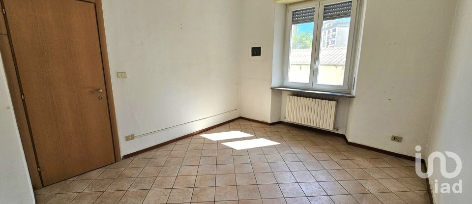 Palazzo / Stabile 4 locali di 72 m² a Casale Monferrato (15033)