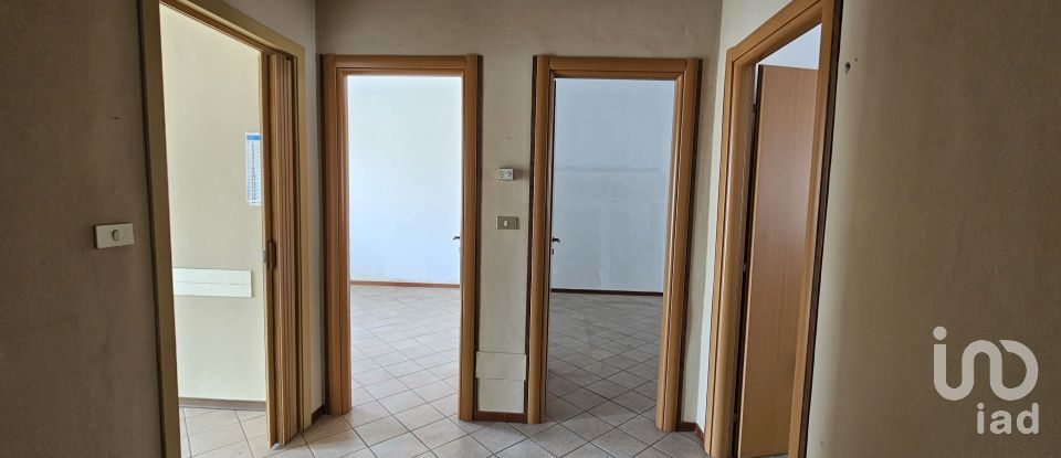 Building 4 rooms of 72 m² in Casale Monferrato (15033)