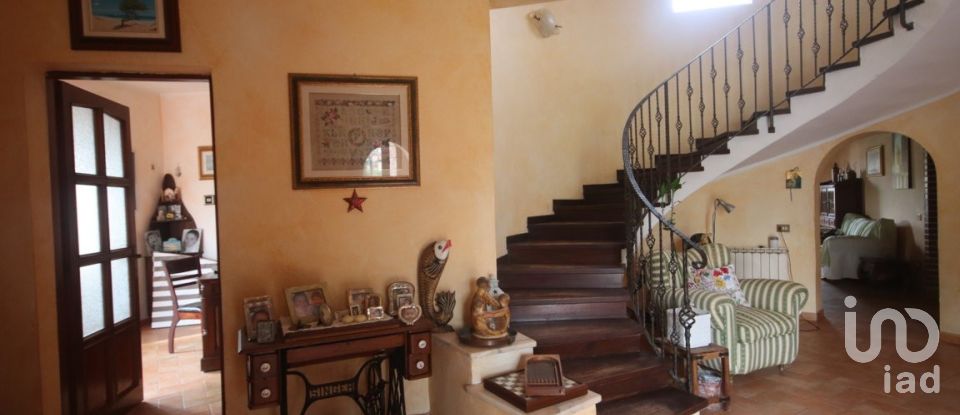 Town house 10 rooms of 300 m² in Villa San Pietro (09050)