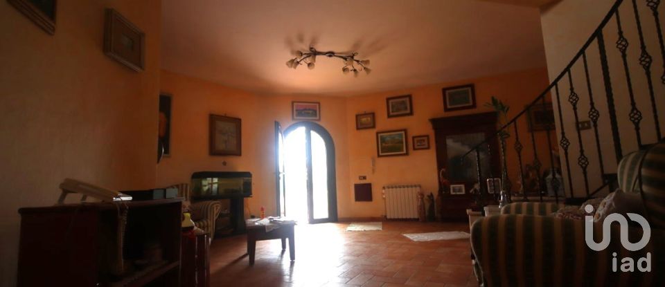 Town house 10 rooms of 300 m² in Villa San Pietro (09050)