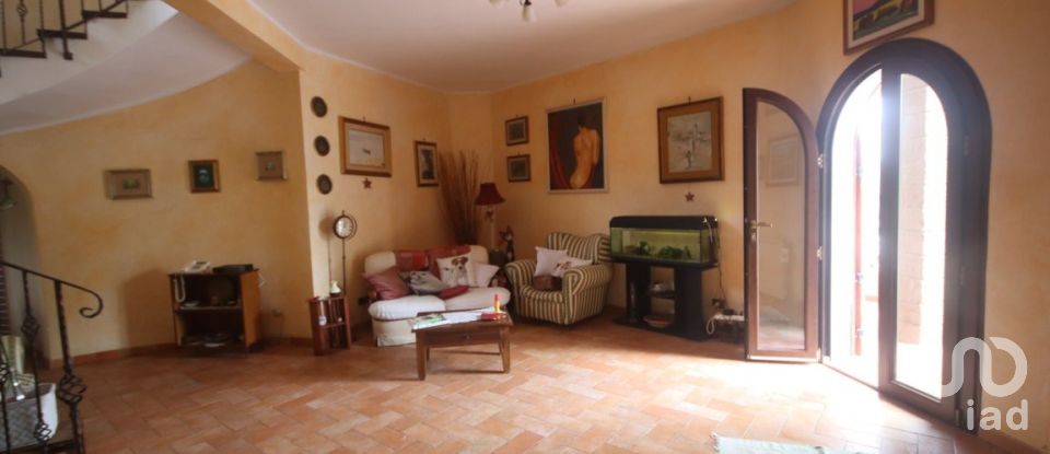 Town house 10 rooms of 300 m² in Villa San Pietro (09050)