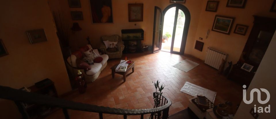 Town house 10 rooms of 300 m² in Villa San Pietro (09050)